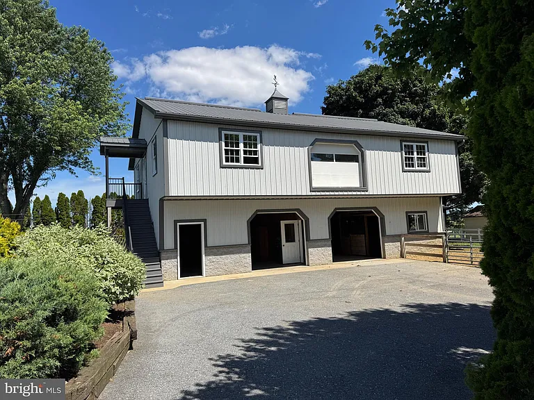 2395 Stumptown Rd — Photo 16