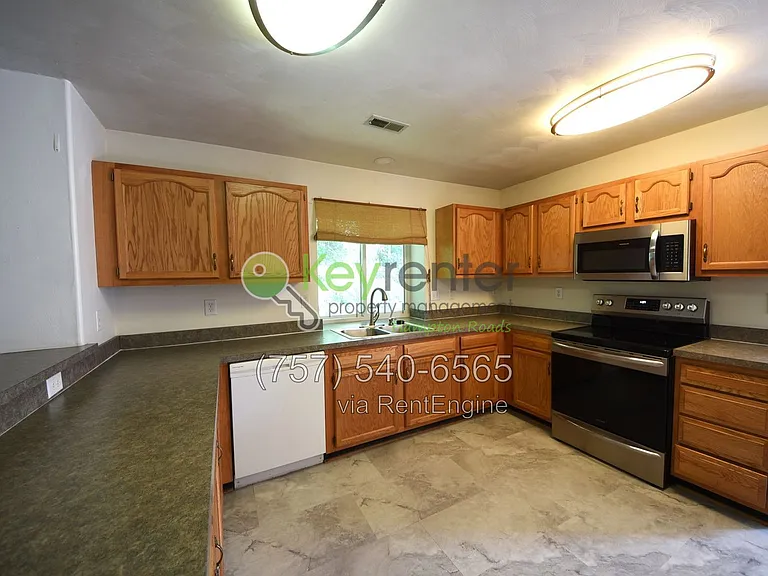 1109 Lady Ashley Dr — Photo 9