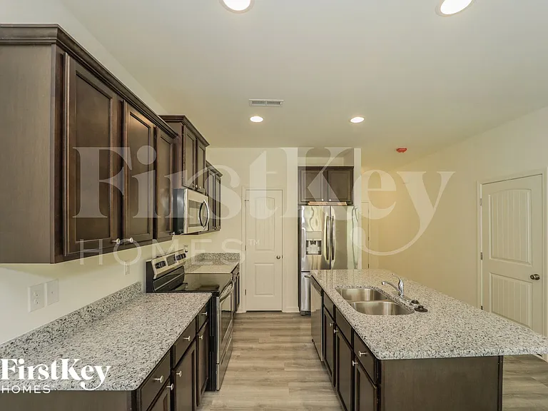 5734 Beaver Pond Trl — Photo 5