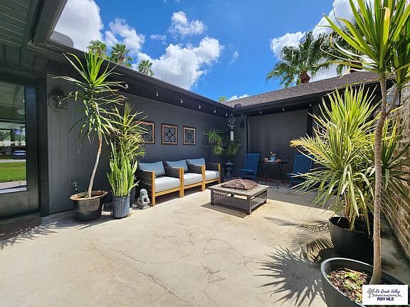 3rd image of 5116 Manana Cir