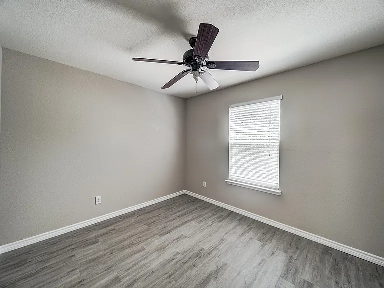 6908 Planters Row Dr — Photo 19