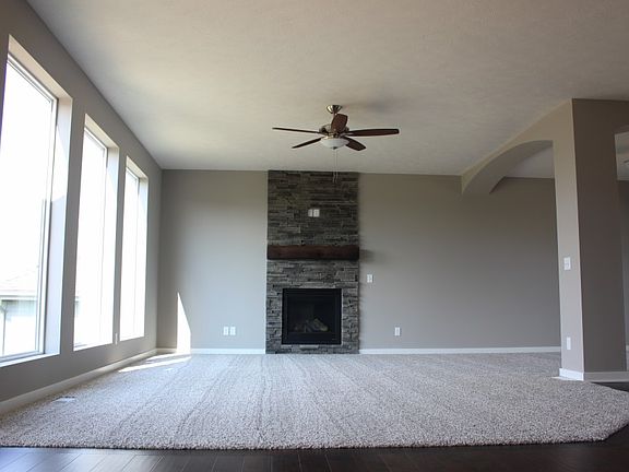 4th image of 13608 S 44th St