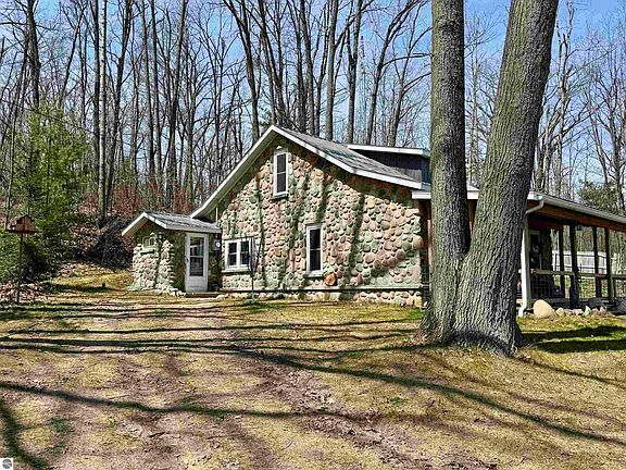 2nd image of 12390 Nickerson Valley Rd