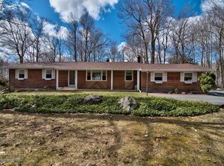113 Pebble Beach Rd, Tobyhanna, PA 18466