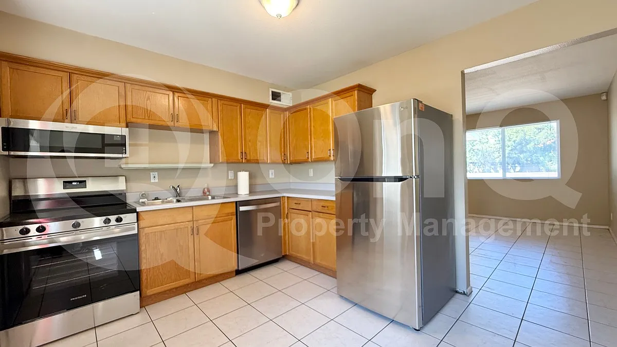 2 bed, 1.0 bath, 800 sqft, $1,400 — Photo 3