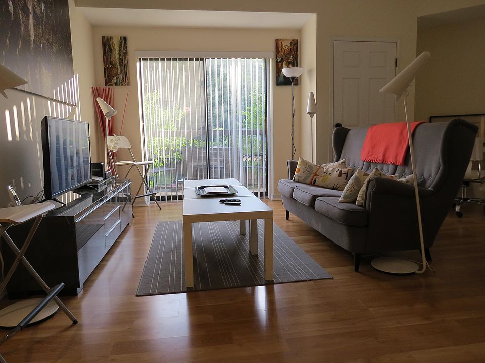 2nd image of 211 Heritage Blvd Suite 212