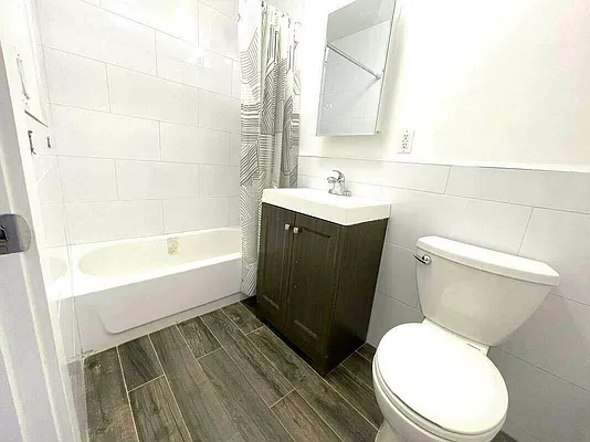 Rented by Blue Egg Realty Corp | media 4