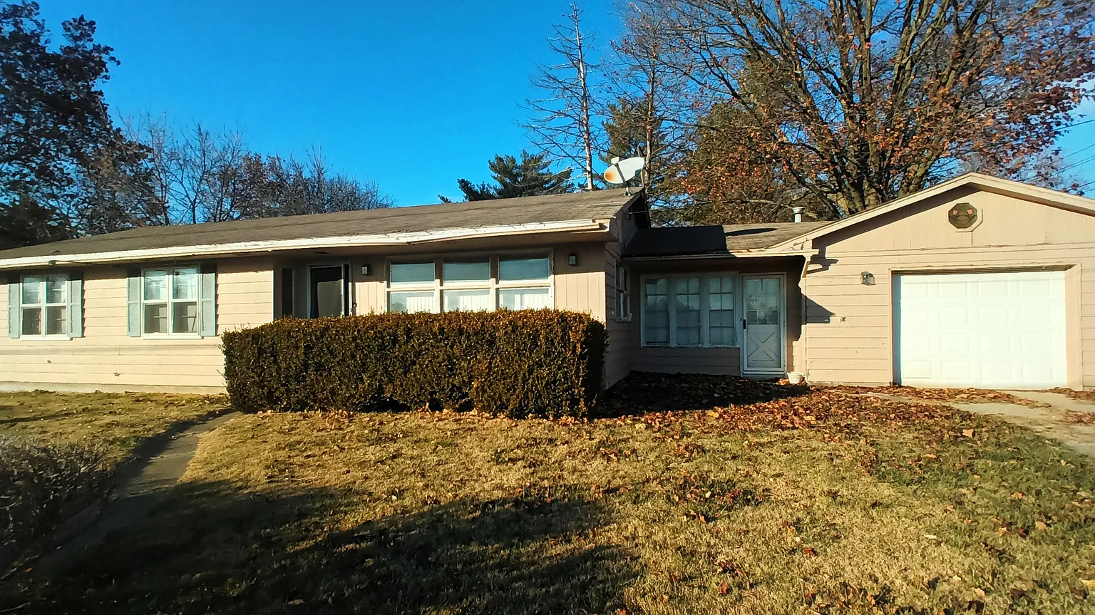 1612 W Kirby Ave photo 1