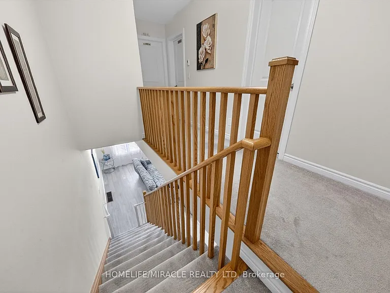 73 Sutcliffe Dr — Photo 23