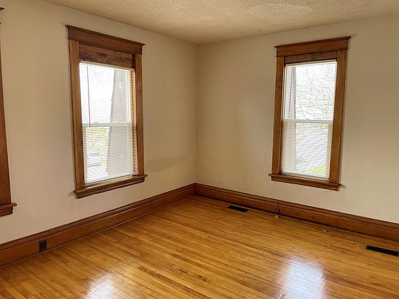 Bed room 2 room dimensions 15x11.