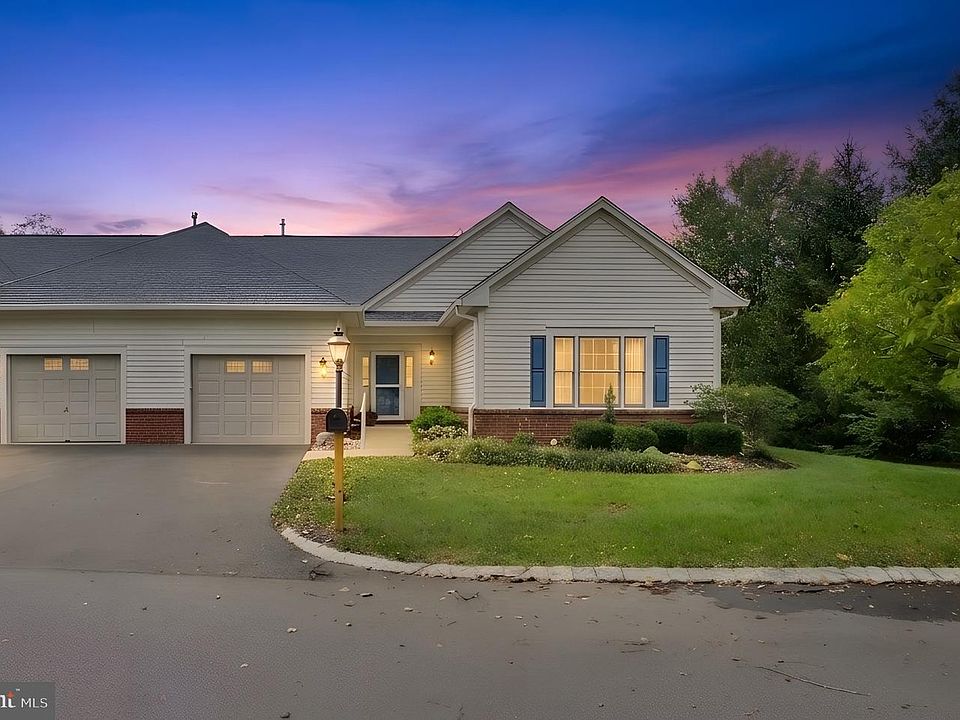 1st image of 38 Hedge Row Rd