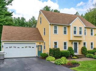 8 Lynnhaven Rd, Leominster, MA 01453