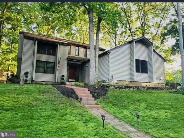 704 Muirfield Cir, Fort Washington, MD 20744