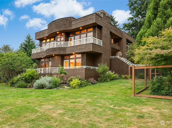 2682 NE Twin Spits Road, Hansville, WA 98340