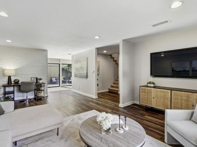 1055 Vanderbilt Way, Sacramento, CA, 95825