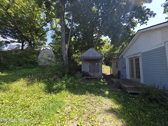 5th image of 1101 Beardshire St