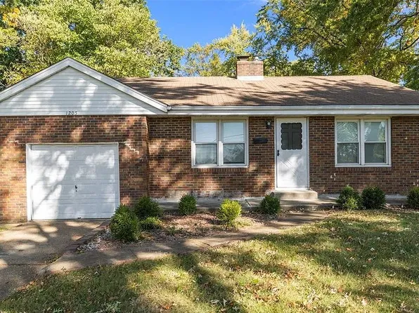 1205 Shepley Dr, Saint Louis, MO 63137