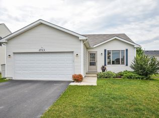 1713 Havens Dr, Woodstock, IL 60098