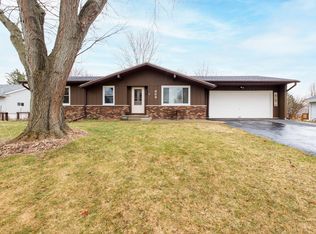 909 Fox Ct, Fort Atkinson, WI 53538