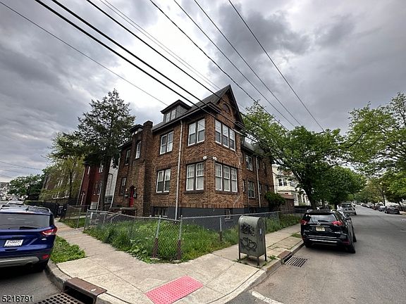 2nd image of 117-119 W Grove Ter