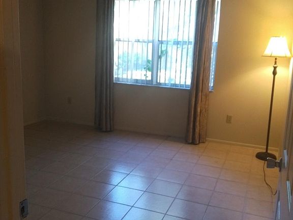 5th image of 4411 Shady Terrace Ln APT 204