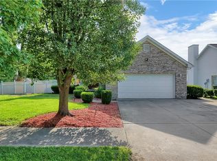 4341 River Rd, Columbus, IN 47203