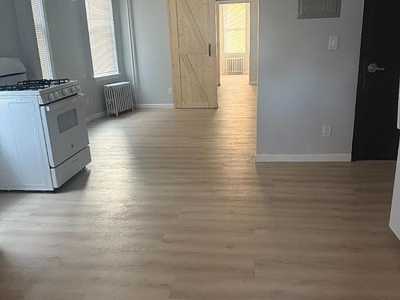 4th image of 38 Franklin Ave APT 1R