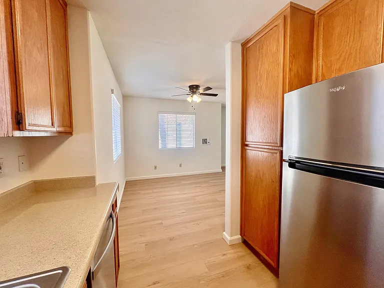 Kitchen / Dining Area