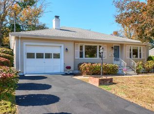 36 Glenn Rd, Lowell, MA 01852