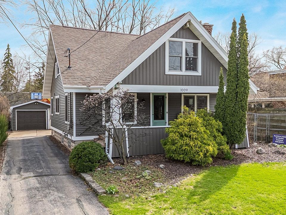 1st image of 1009 Nicolet Blvd
