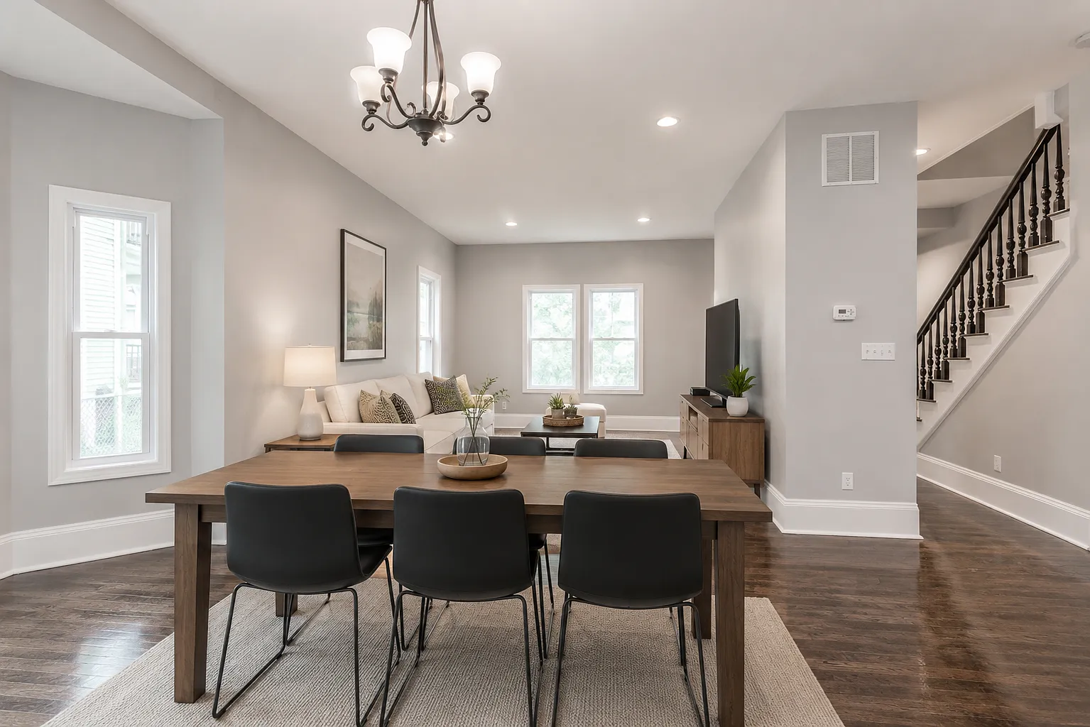 3 bed, 1.5 bath, 1700 sqft, $5,200 — Photo 2