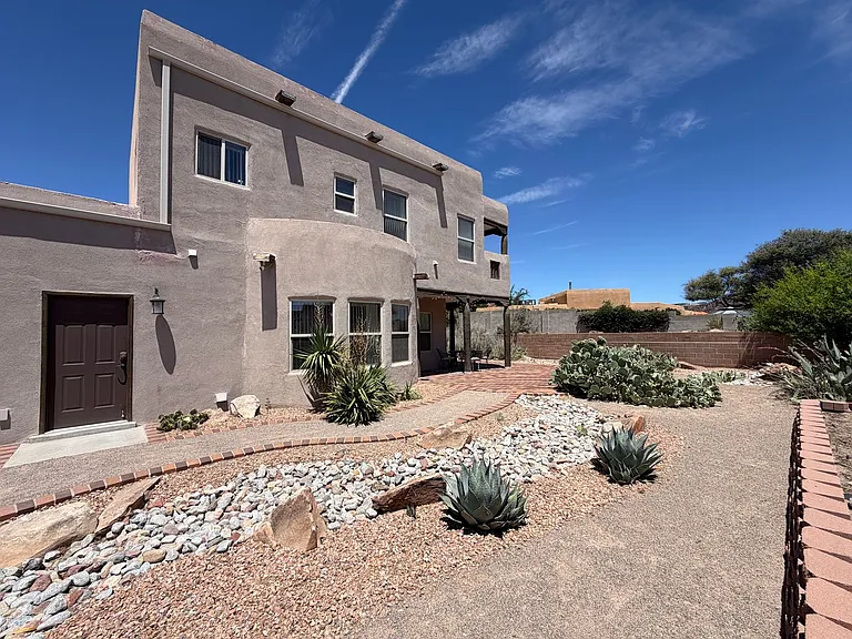 6323 Pima Pl NW — Photo 49