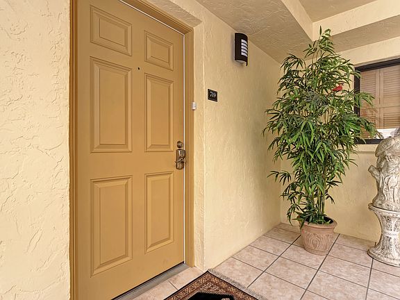 4th image of 1104 Benjamin Franklin Dr APT 719