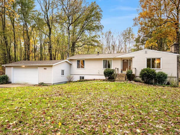 38436 Whiskey Run Rd, Mattawan, MI 49071