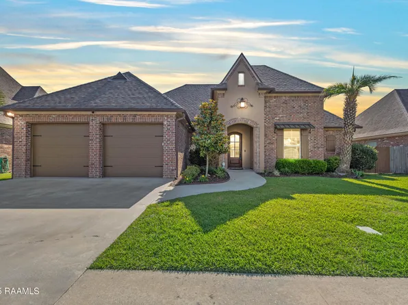 102 Coco Palm Ct, Youngsville, LA 70592