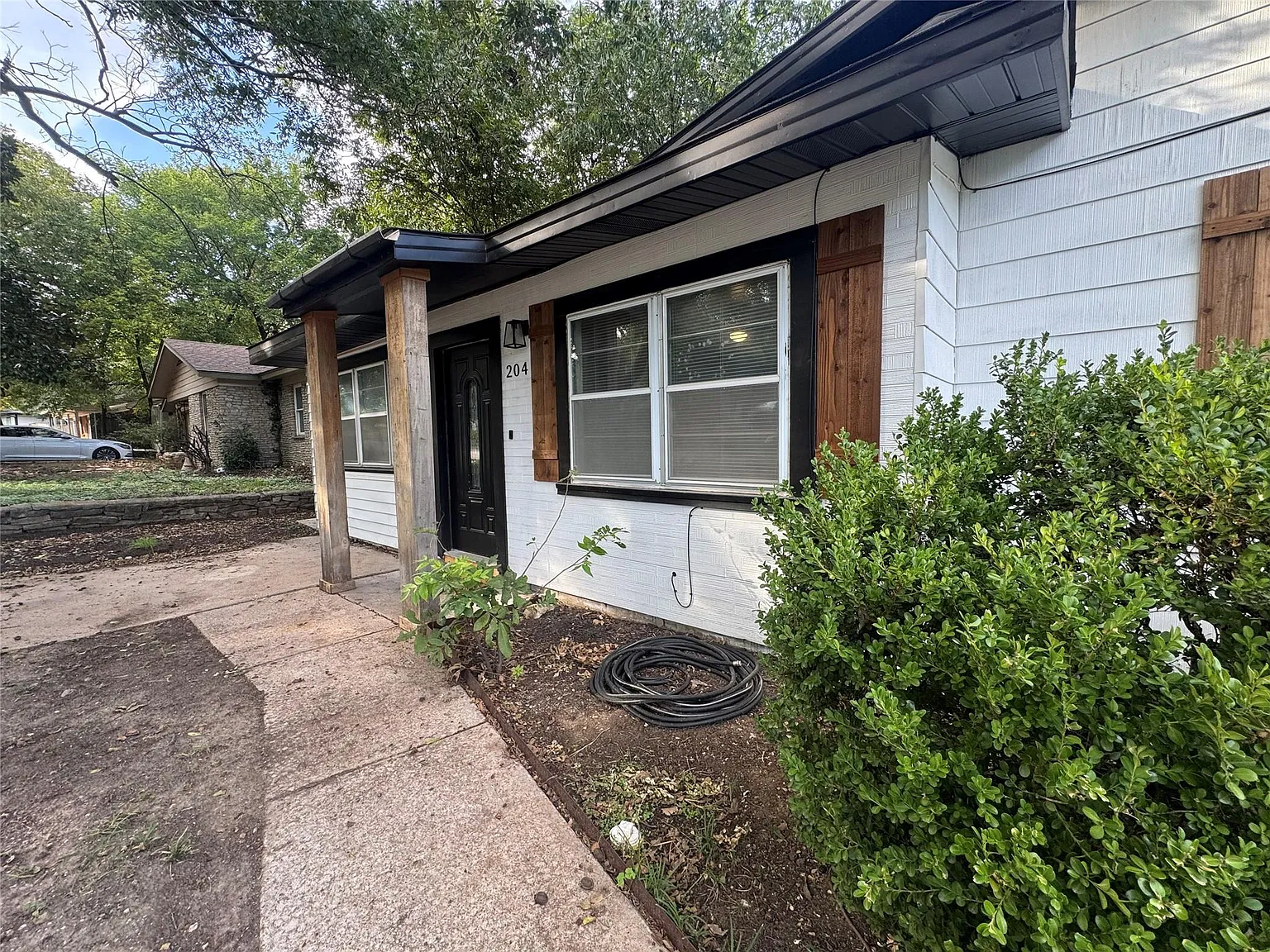 3 bed, 1060 sqft, $1,850 — Photo 2