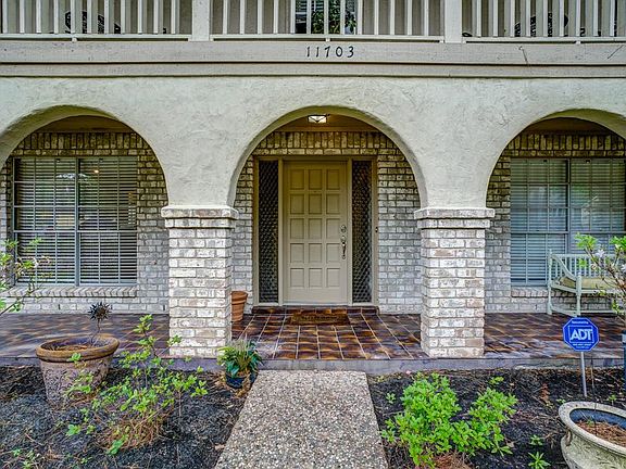 4th image of 11703 Moorcreek Dr