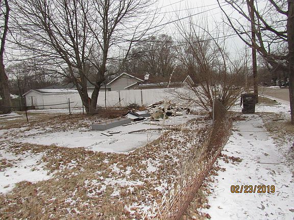 3rd image of 1210 Broadway Ave