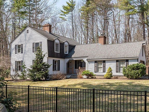 2nd image of 22 Colonial Way
