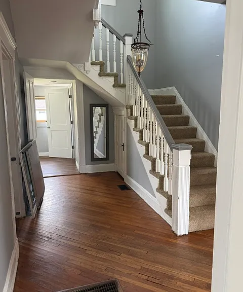 239 College St — Photo 8