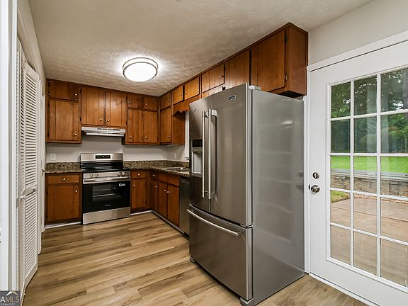 5th image of 3413 Creekwood Dr SE