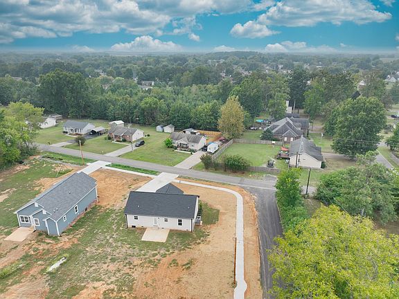 4th image of 398 N Harris Rd