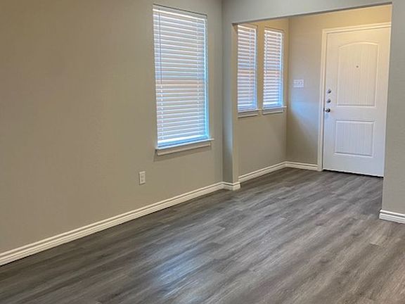 3rd image of 2842 Melissa Ln