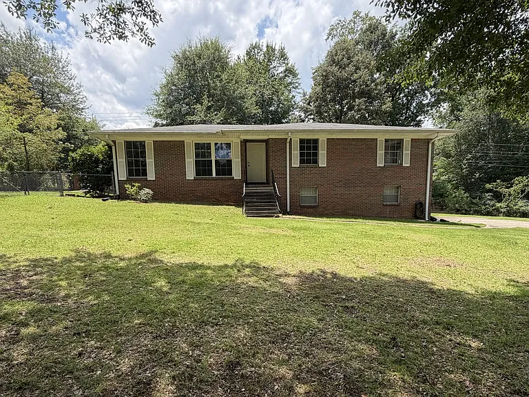 3152 Old Columbiana Rd — Photo 1