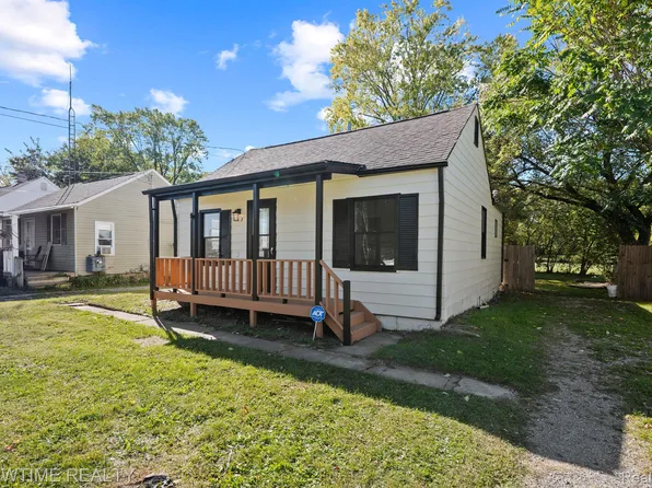 3512 Fern Ave, Burton, MI 48529
