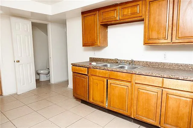 4541 Skyview Dr — Photo 2