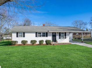 106 Cloverdale Dr, Boiling Springs, SC 29316