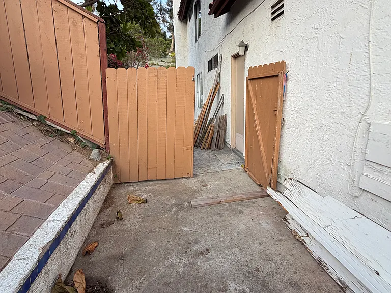 side house gate