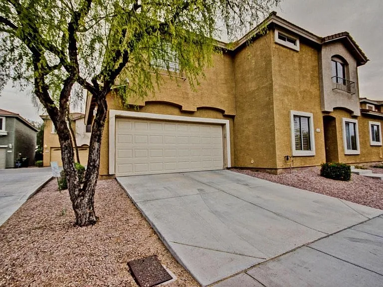 4068 E Melinda Ln — Photo 5