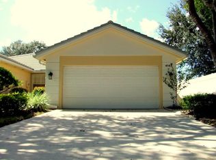 4145 Royal Oak Dr, Palm Beach Gardens, FL 33410